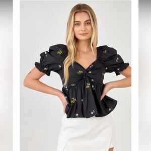 Floral embroidery blouse